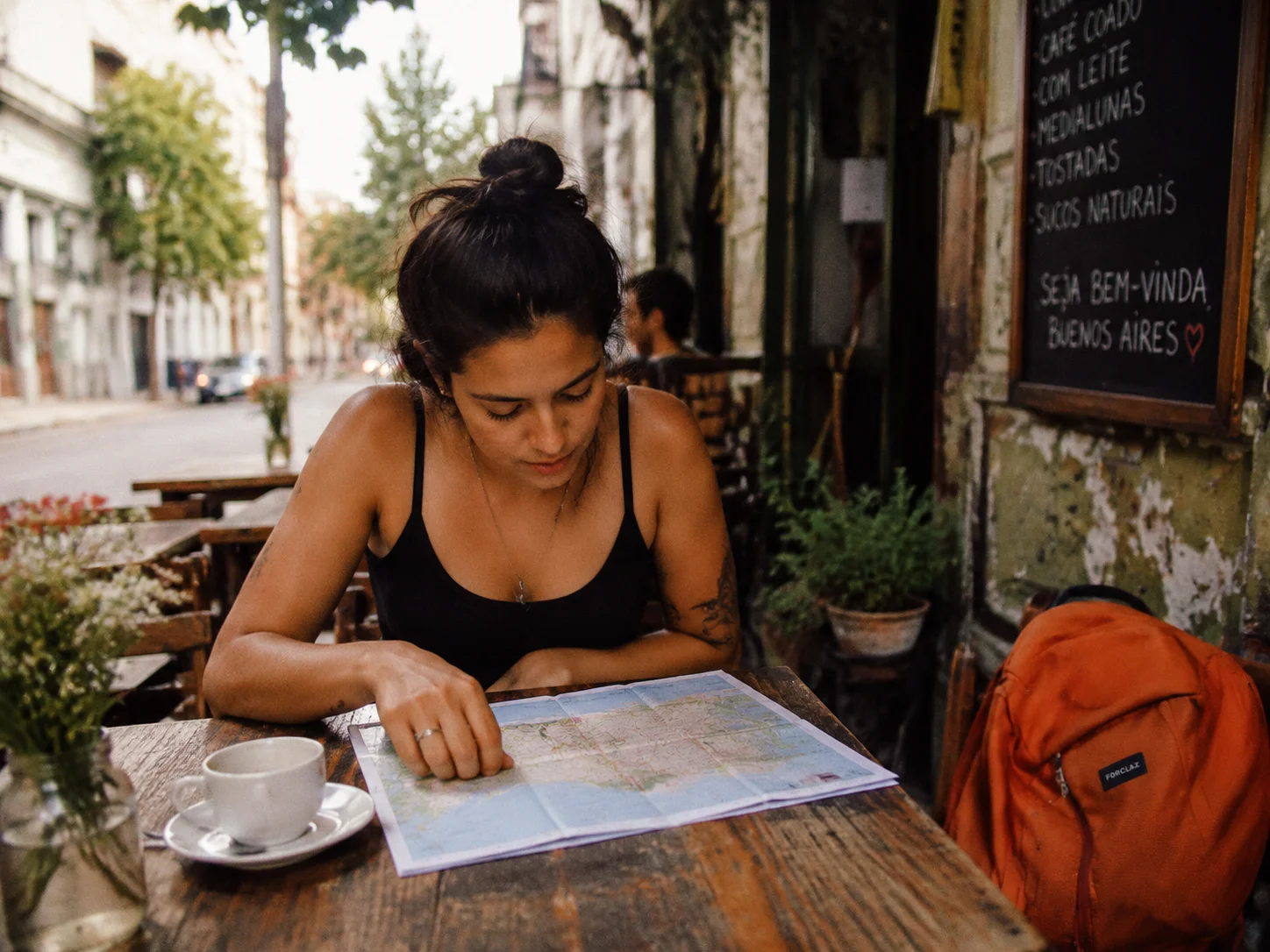 Como viajar sozinho pela primeira vez: guia completo