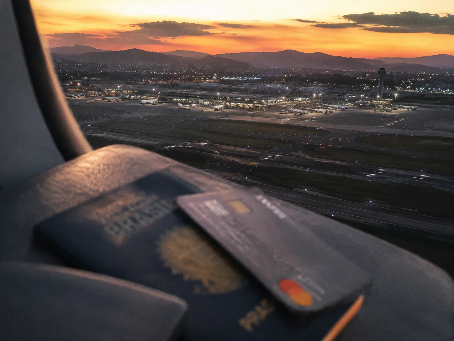 Pontos e cashback de cartão para pagar passagens aéreas