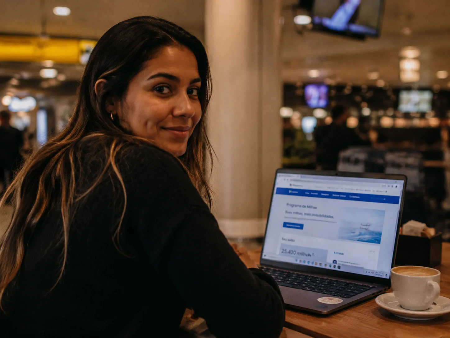 Pontos e cashback de cartão para pagar passagens aéreas